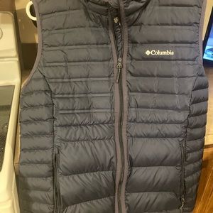 NAVY WOMANS COLUMBIA VEST SIZE L